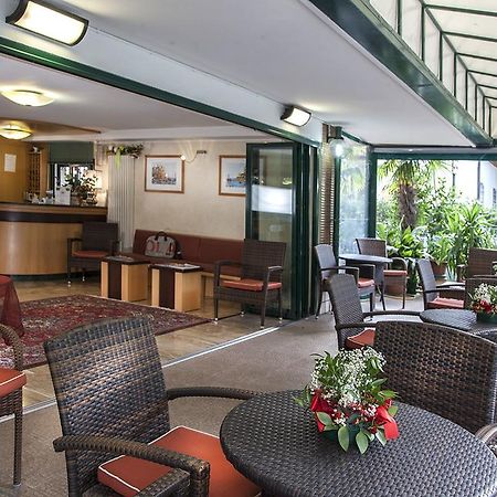 Hotel Verdemare Римини Экстерьер фото