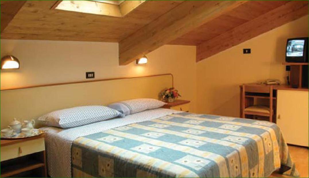Hotel Verdemare Римини Экстерьер фото