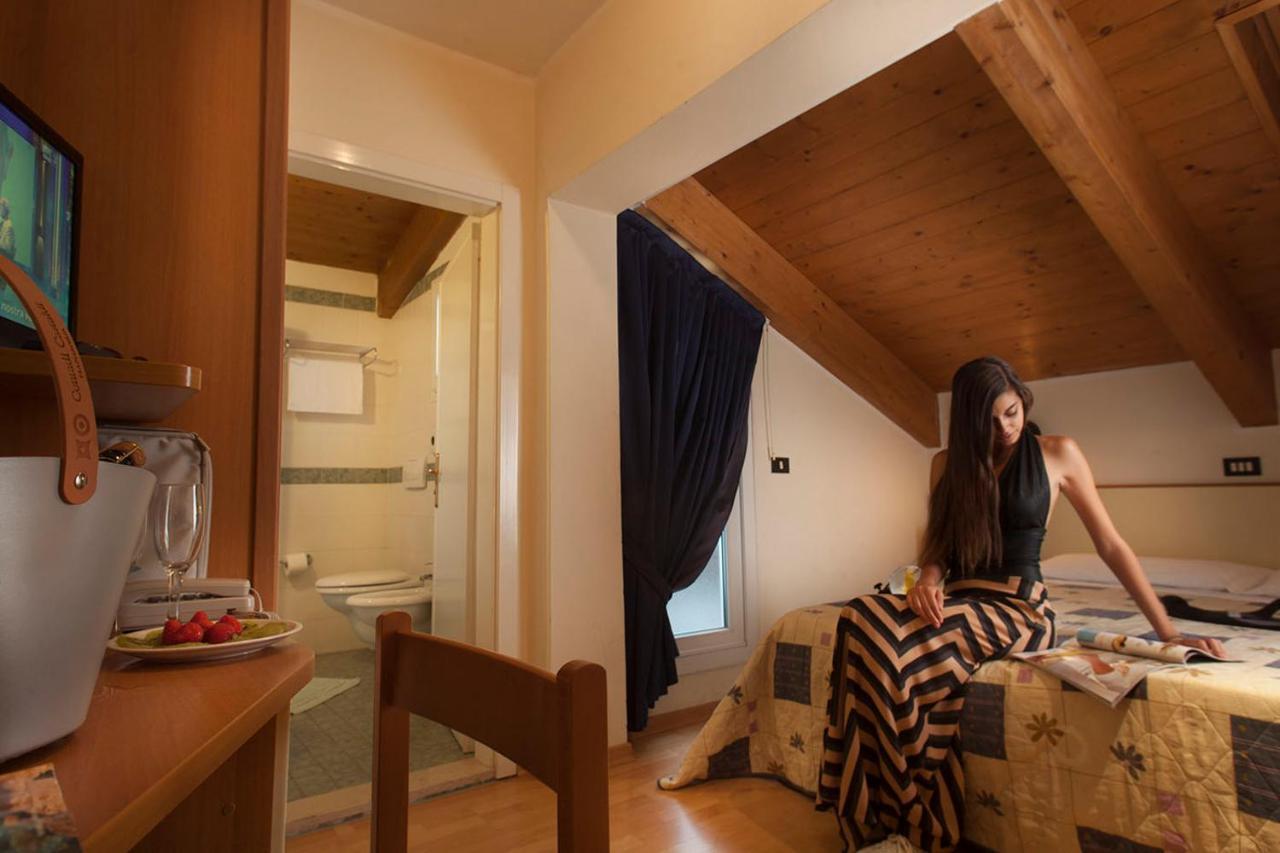 Hotel Verdemare Римини Экстерьер фото