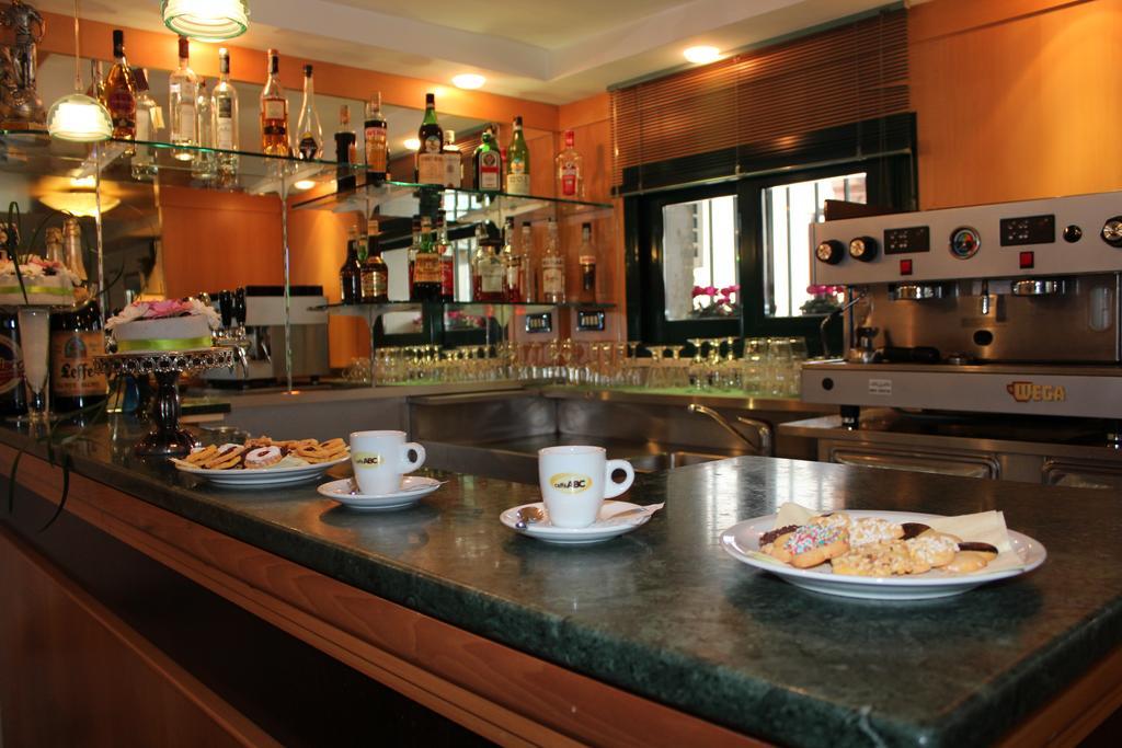 Hotel Verdemare Римини Экстерьер фото