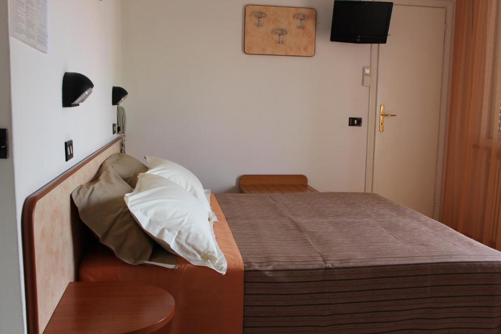 Hotel Verdemare Римини Номер фото